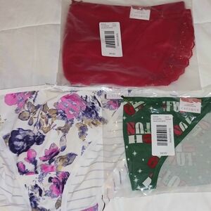 Cacique Kids Red, Floral, and Green Panty Trio